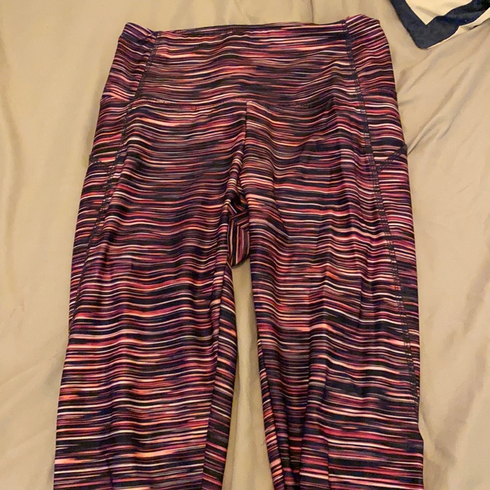 Cropped athletic leggings